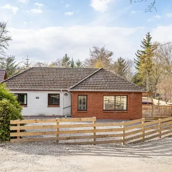 Breckland House with Hot Tub