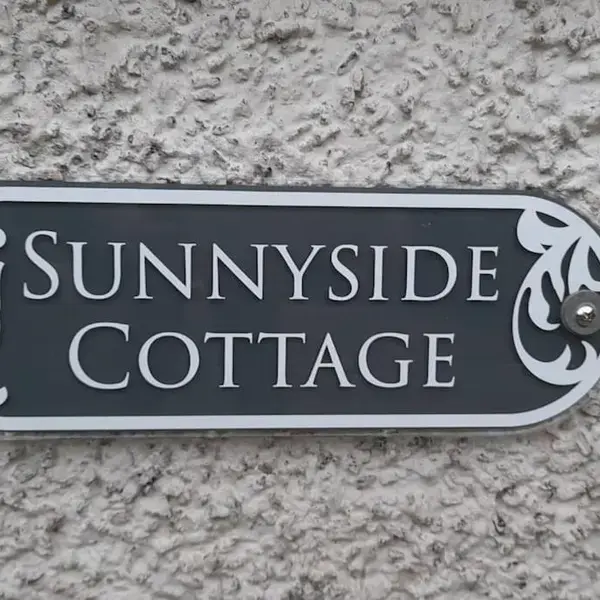 Sunnyside Cottage 2 Bedrooms 1 Bathroom 1 WC 2 Pets Welcome