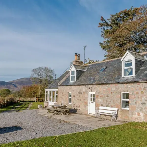 3 Bed in Dinnet 53150