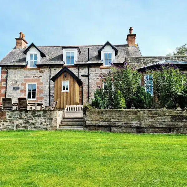 Cosy Spacious Highland Cottage