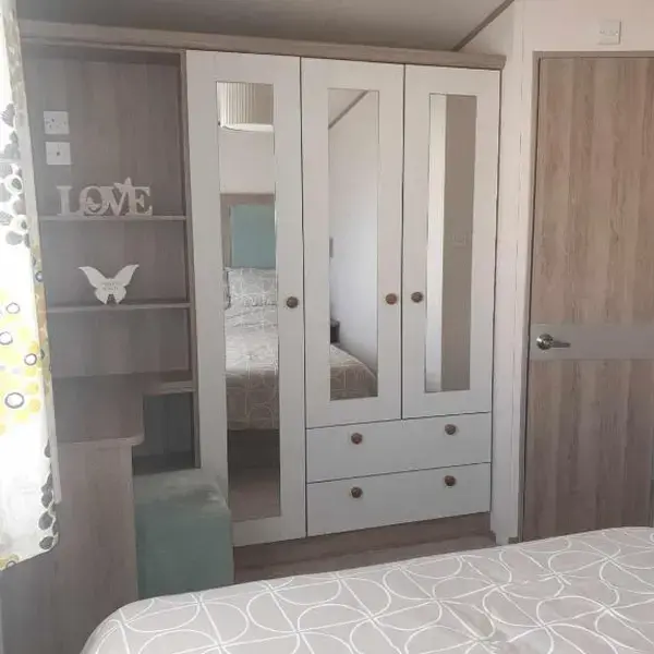 Agnes Place