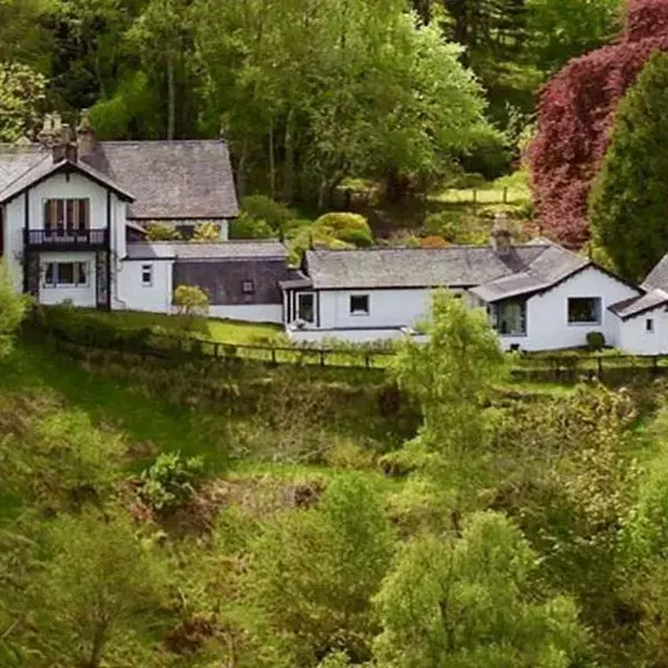 Dhivach Lodge