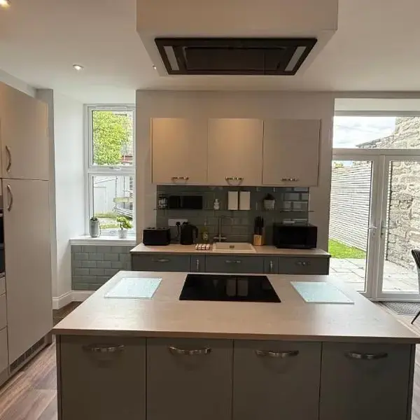 The Bakehouse - by Caithness Luxury Apartments NC500 - 5 Bedroom Luxury Holiday Home - Sleeps Work teams upto 5 & holiday makers upto 10