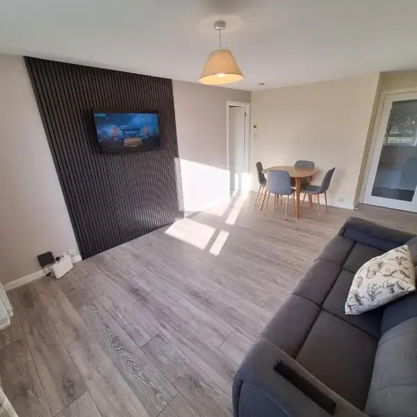 Spacious Two Bed Close To City Centre!!