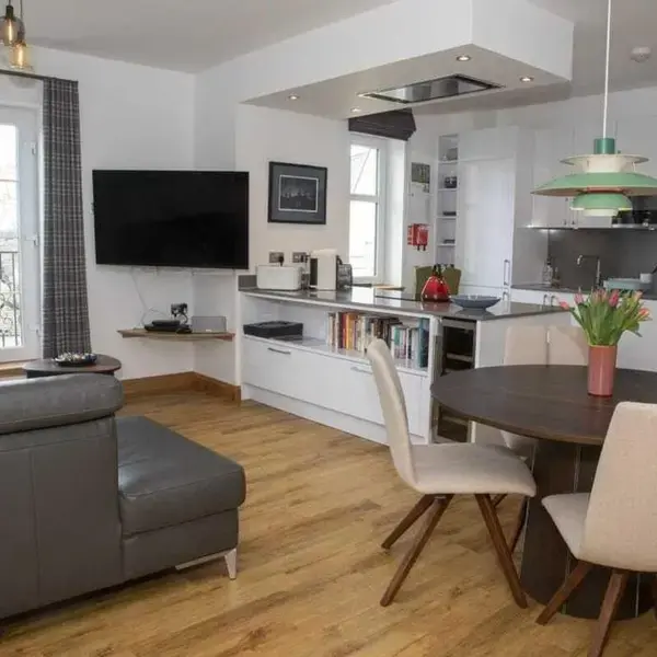 Royal Gardens Apartment 11