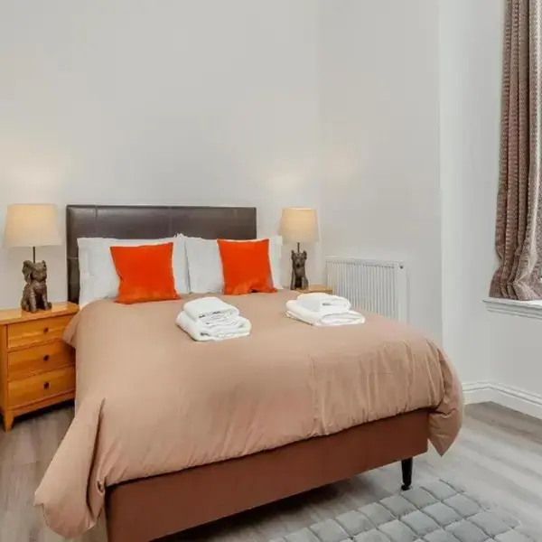 Family - Parking - Central - Wifi - Sleeps 4