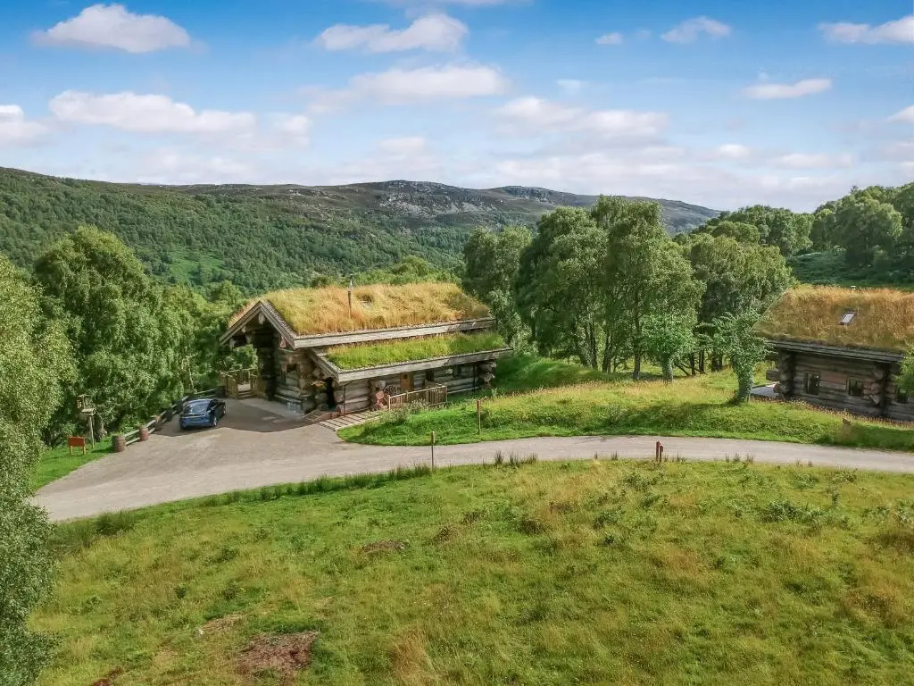 an overhead view of a building with a grass roof at Cinclus - Uk50066 in Struy