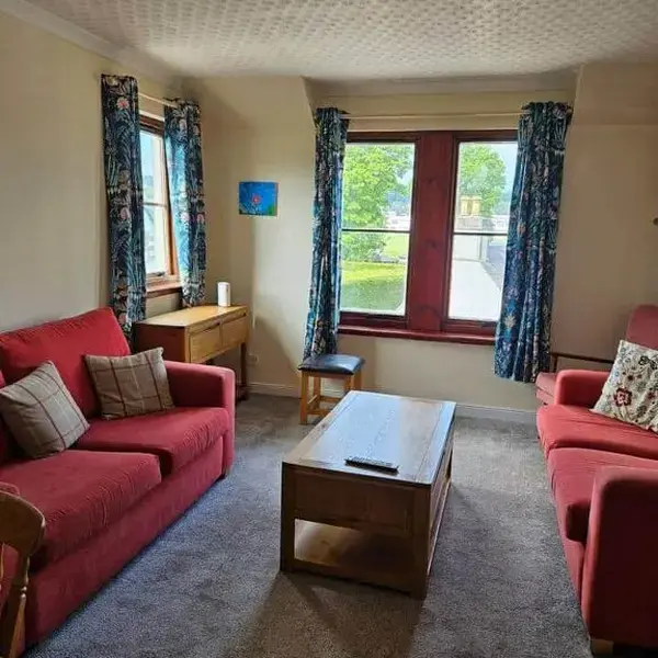 8 Ardross Court 20 Ardross St. Inverness IV3 5NH