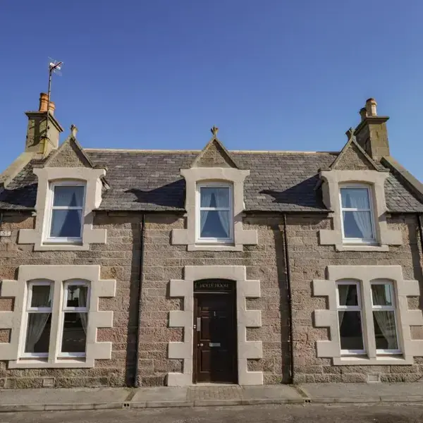 Holly Hoose