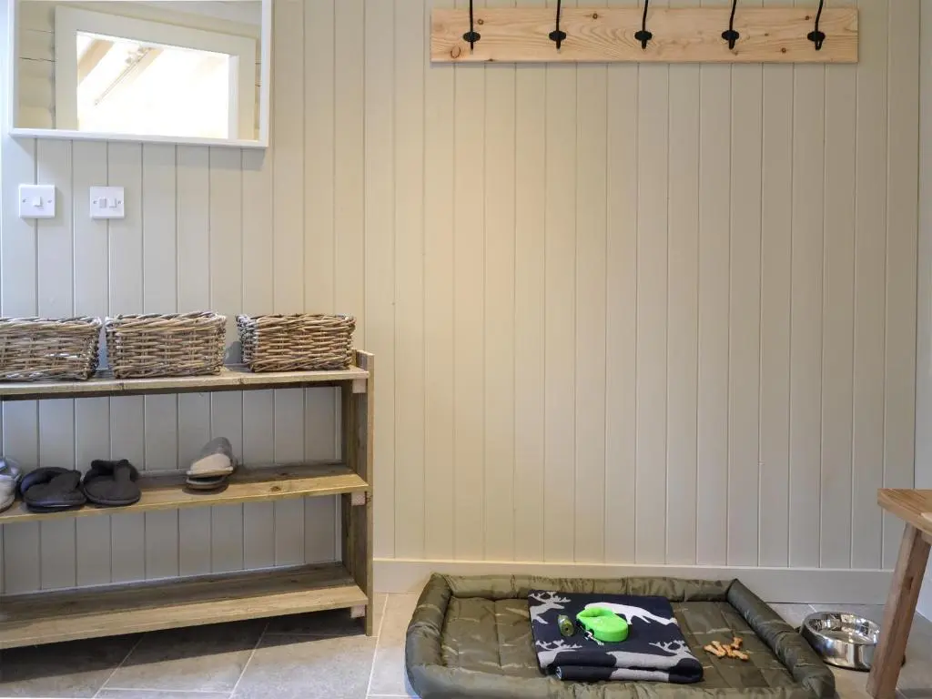 a room with a dog bed in the corner at Glen Hideaway in Balnald