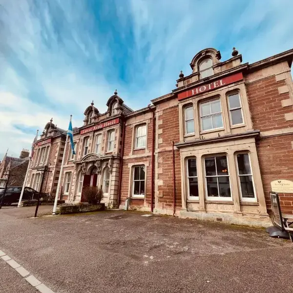 Lovat Arms Hotel