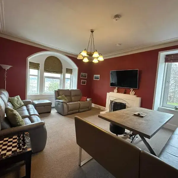 Period House / Entire Upstairs Flat