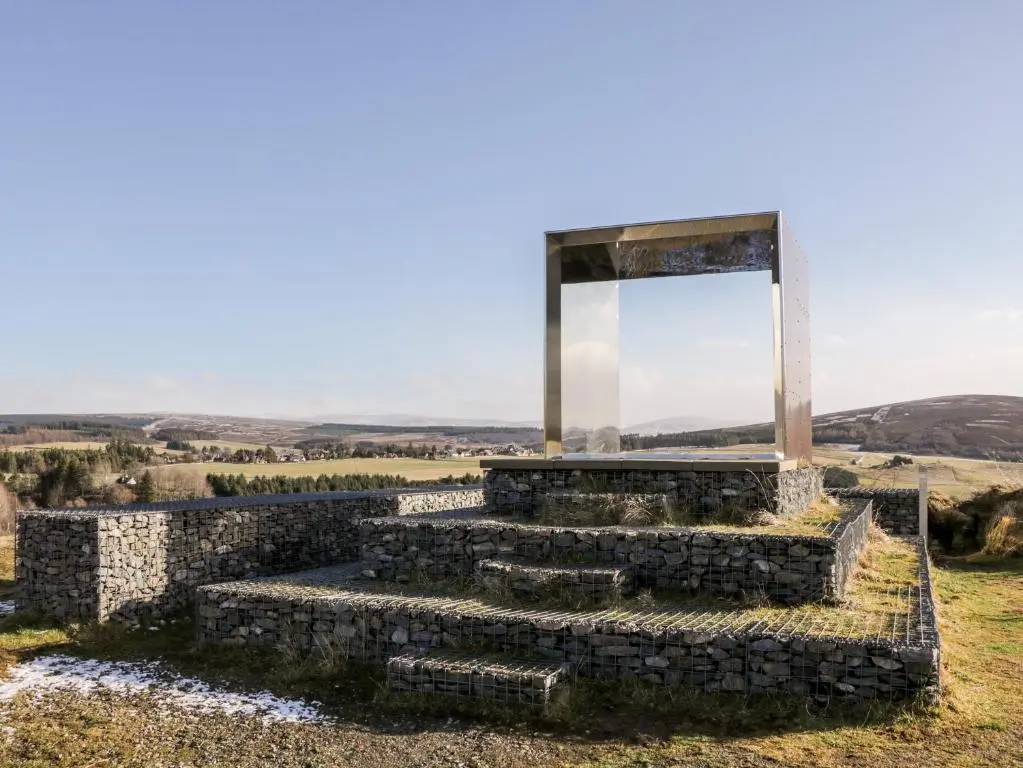 an obelisk on top of a hill at Berg Cottage in Ballindalloch