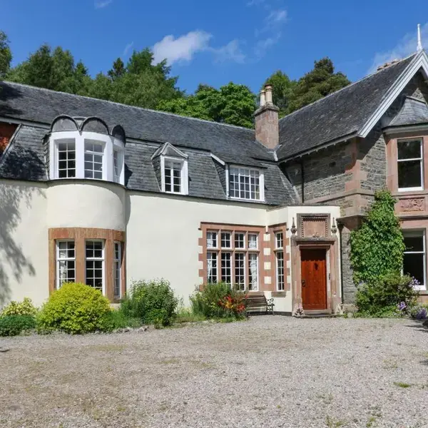 Bearnock Lodge