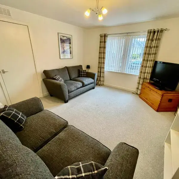 Spacious 2 Bedroom Home in Picturesque Cullen