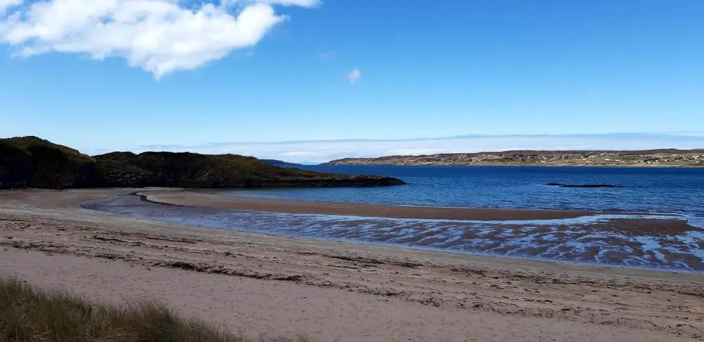 a sandy beach with a body of water at 1 Bed Flat - Sleeps 4 - Garden - Parking - Wifi in Inverness