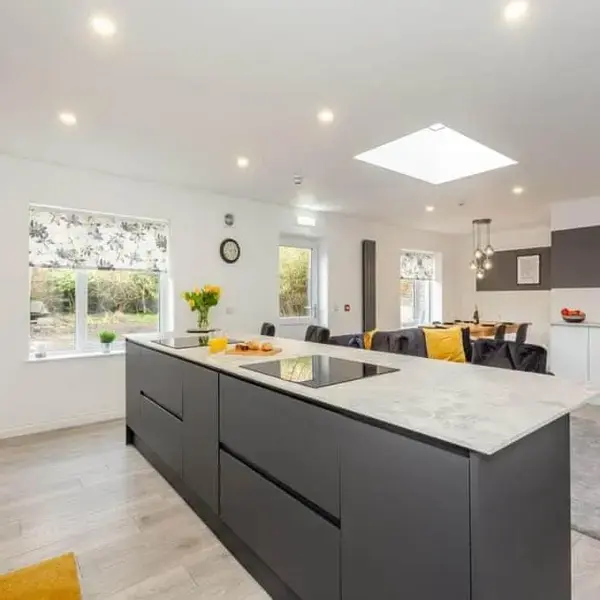 LANGLEY LODGE 7 Double Bedrooms with SMART TVs