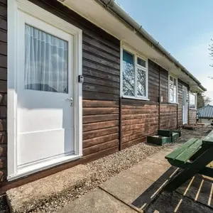 2 Bed Chalet - Sleeps 4 - River and mountain views