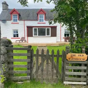The old Farmhouse Minutes from lochness