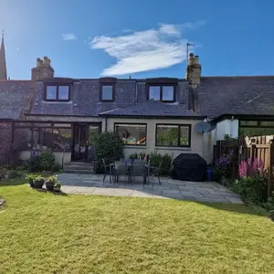 Spacious cosy welcoming cottage