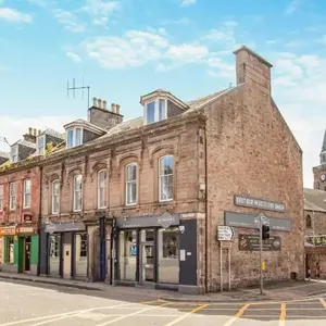 Family - Central - Parking - Wifi - Sleeps 3