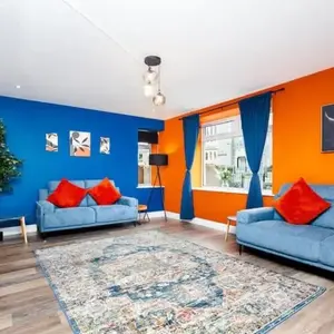 Aberdeen Airport Cozy Apartment - 3 Beds - Sleeps 5 with Free Parking and Fast Wi-Fi