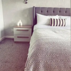 Malva - Modern 2 Bedroom Bungalow in Wick Sleeps 4 with private parking - NC500 Route