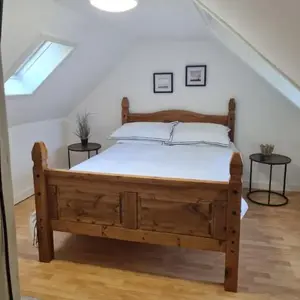 Fisherman Cottage - ideal for Trades and couples part of Langley Serviced Apartments Has outside steps