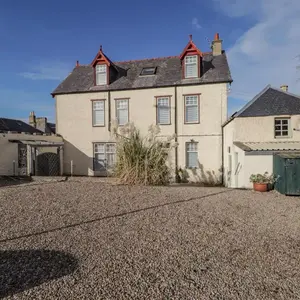1 Seafield Street