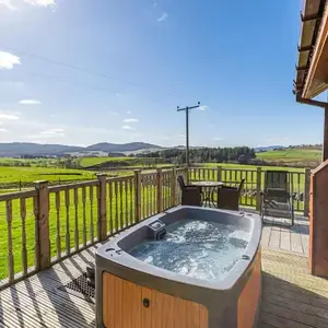Pine Marten Lodge with Hot Tub